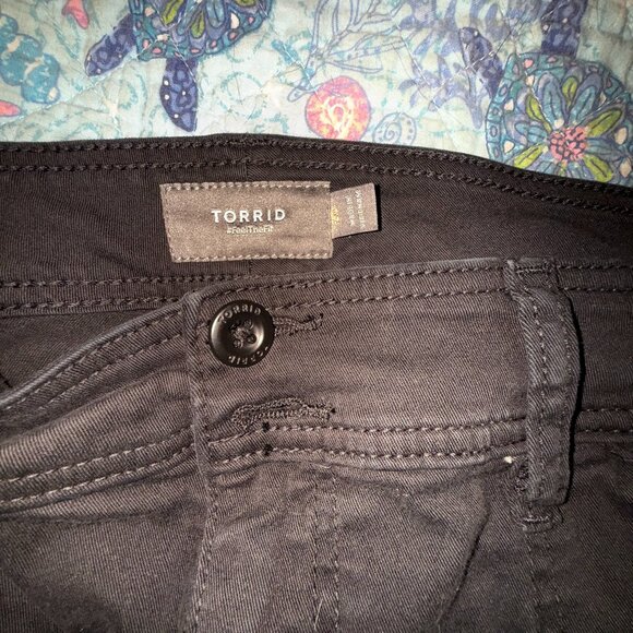 Torrid Premium Stretch Ultra Skinny Jeans - Dark Wash (Regular) - Picture 4 of 6